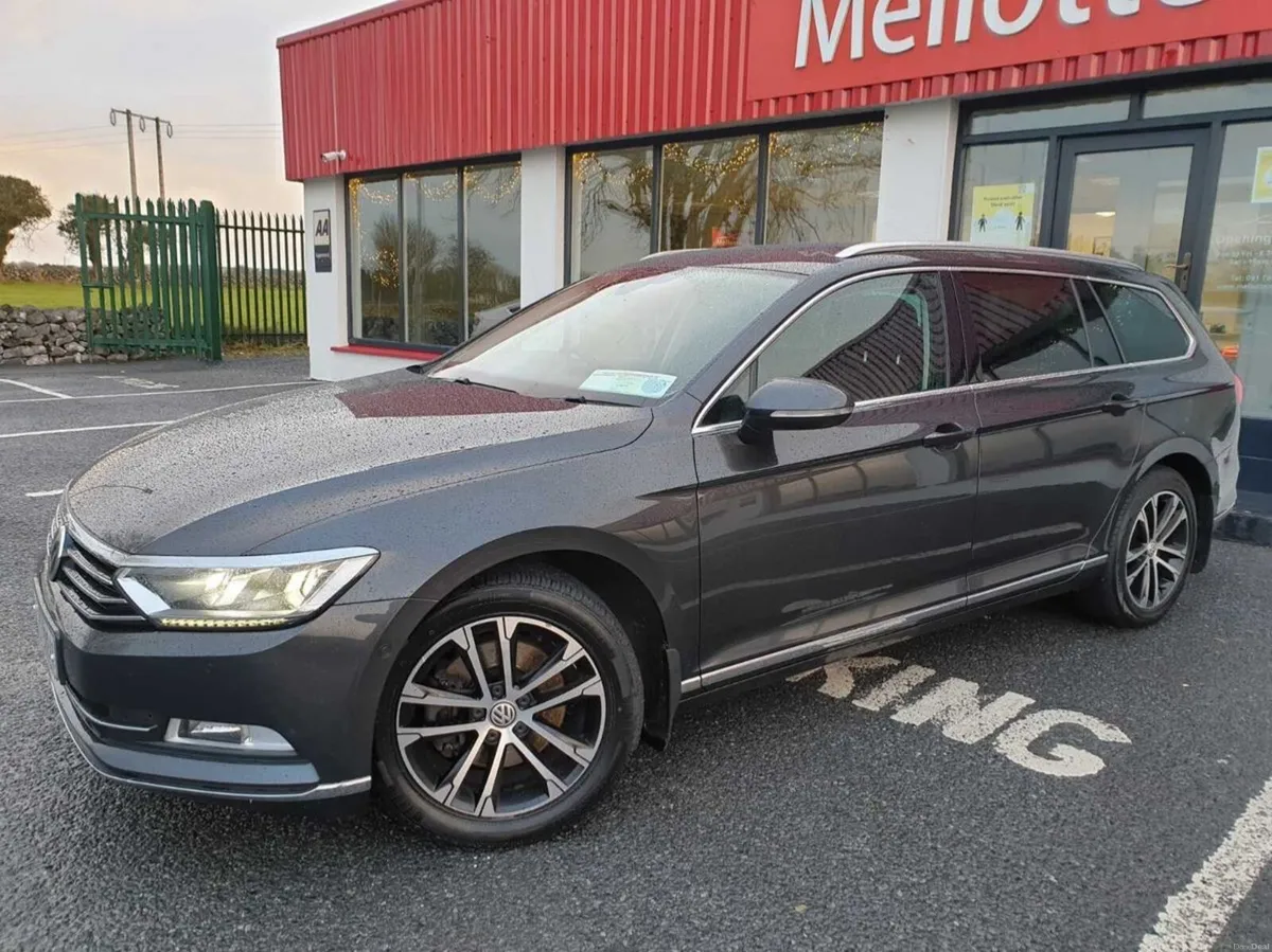 Volkswagen Passat 2017 - Image 2