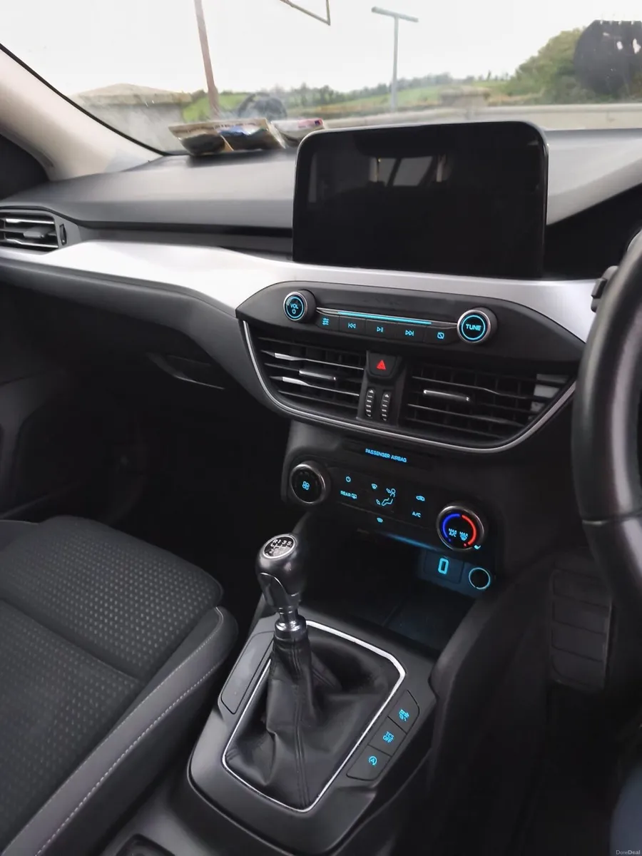 Ford Focus Zetec 1.5TDCI 125ps 6 speed - Image 4