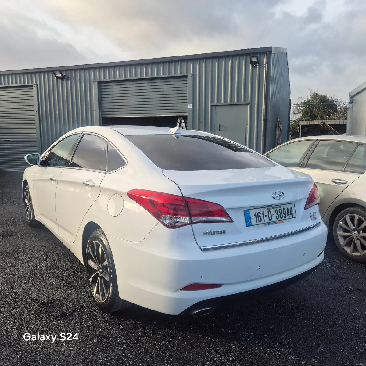 2016 Hyundai i40 Executive - Image 2