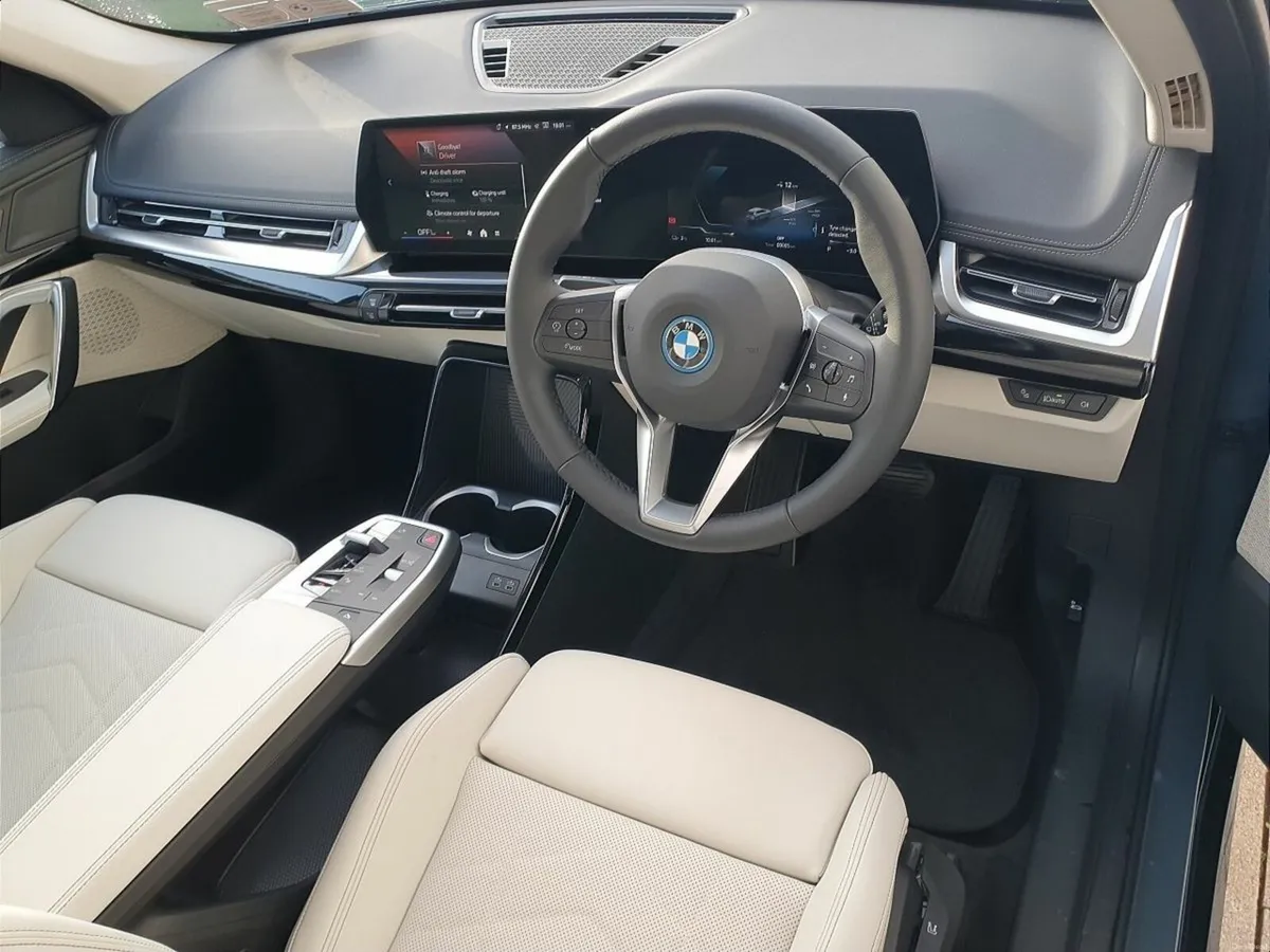 BMW iX1 iX1 eDrive20 xLine - Image 6