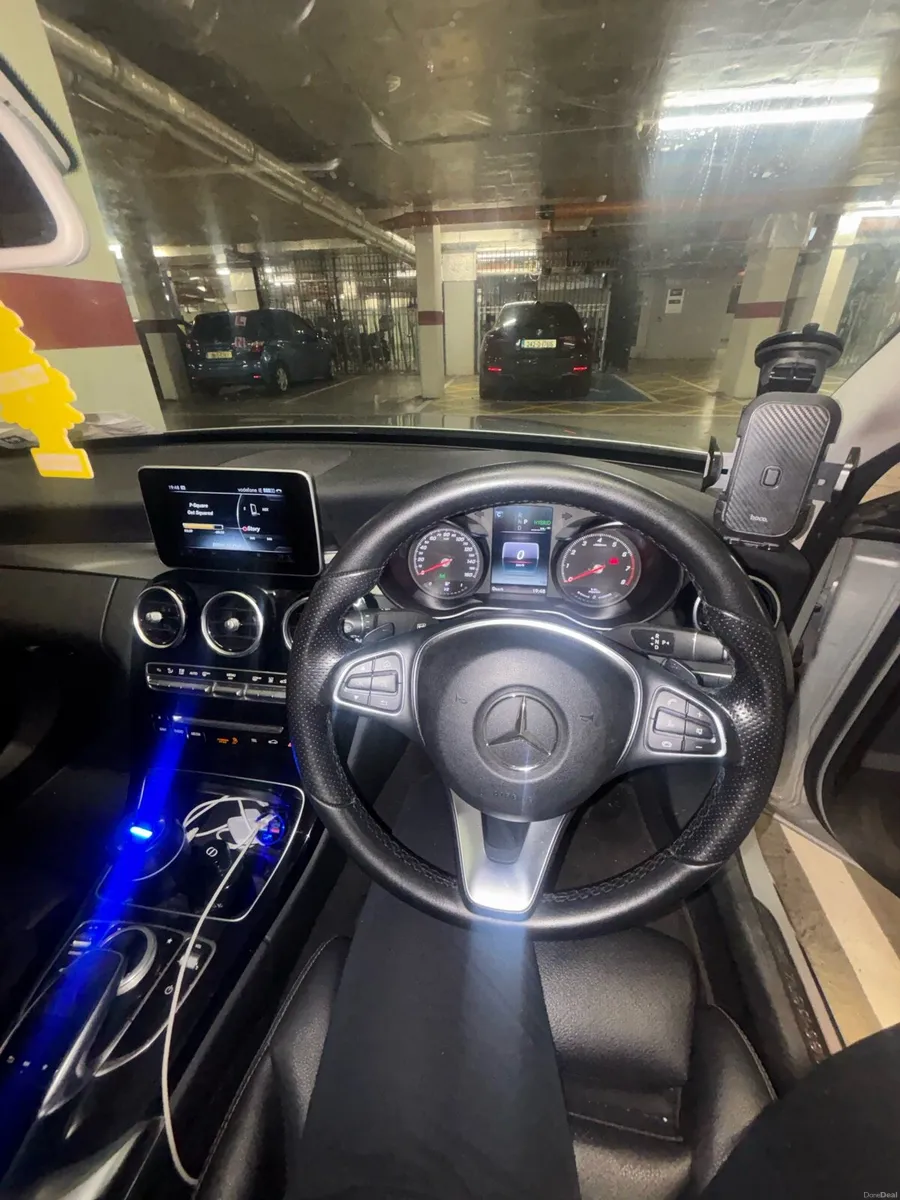Mercedes-Benz C Class Petrol Plug-in. Low mileage - Image 2