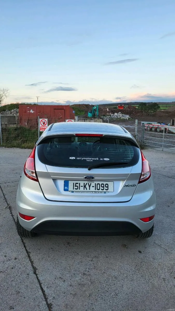 Ford fiesta zetec model 1.2 - Image 4