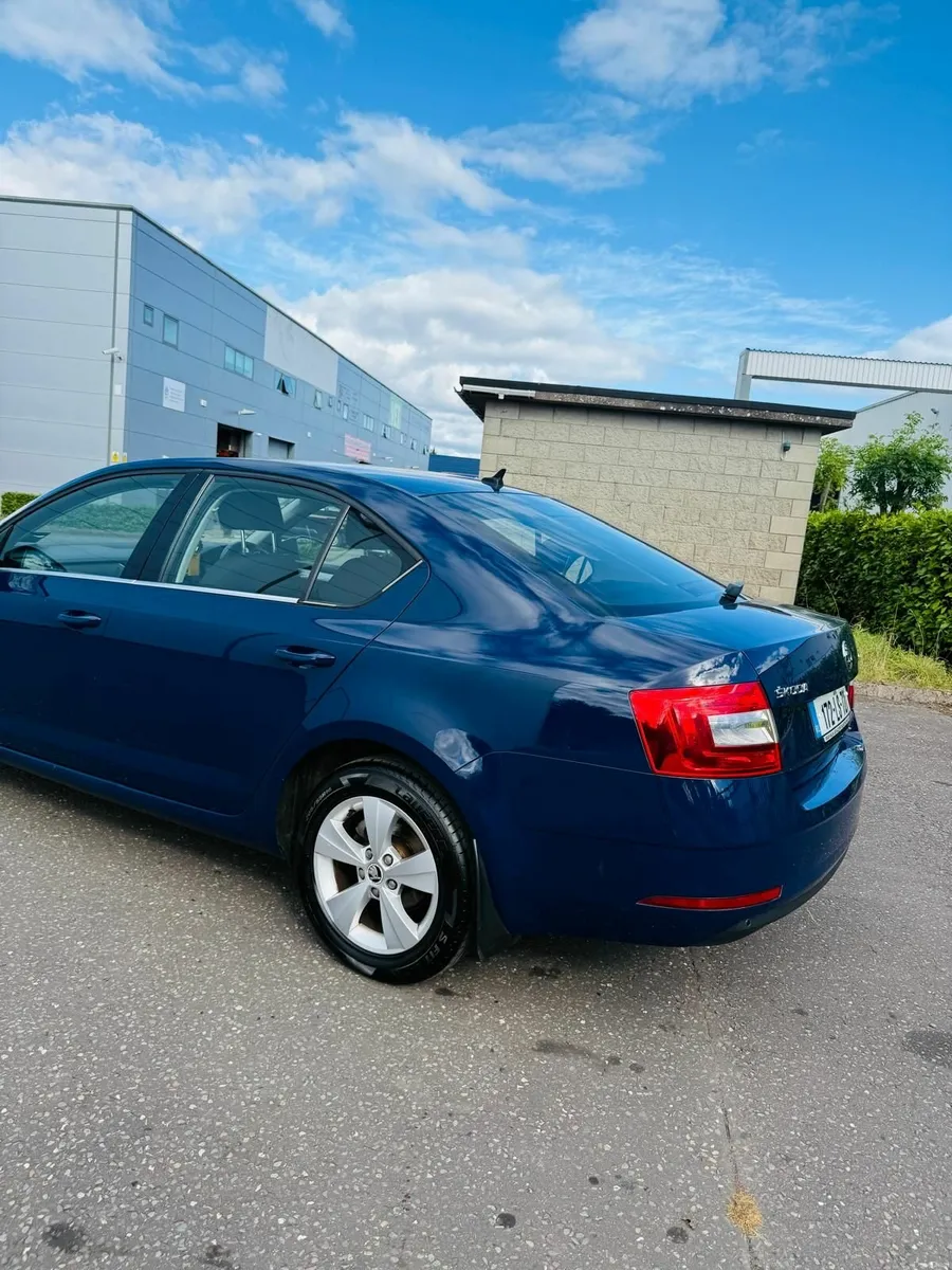 Skoda Octavia 1.6 TDI 2017-Automatic - Image 4