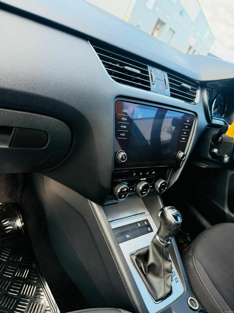 Skoda Octavia 1.6 TDI 2017-Automatic - Image 6