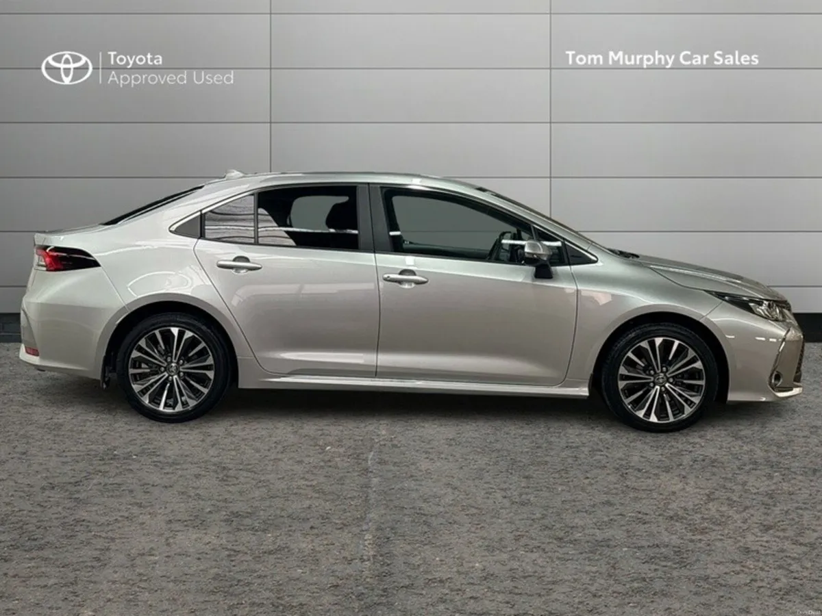 Toyota Corolla COROLLA SALOON LUNA SPORT - Image 3