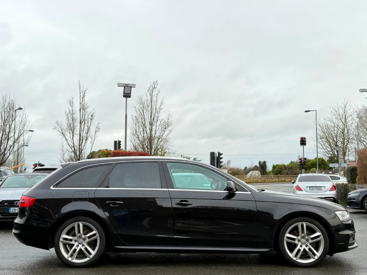 Audi A4 2.0 TDI S-LINE ESTATE AUTO *HIGH SPEC* - Image 4