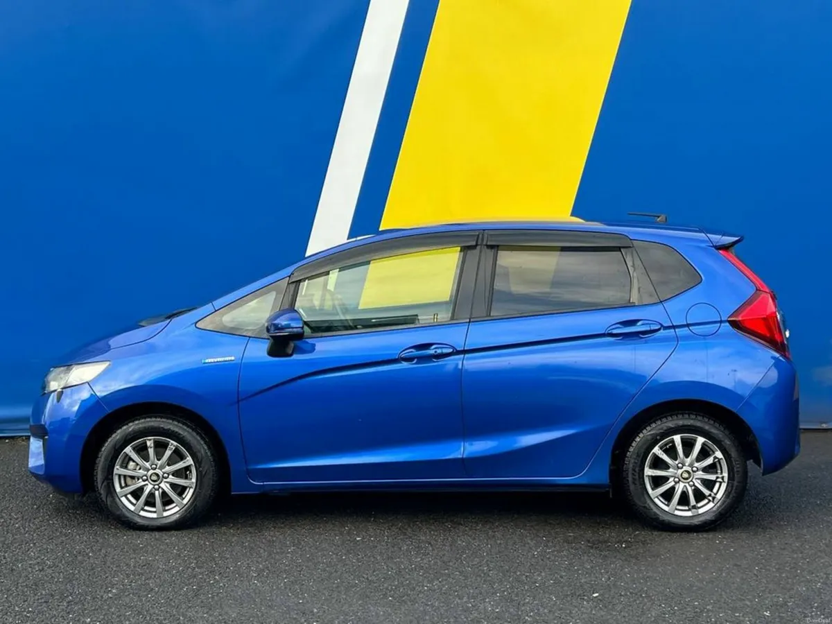 Honda Fit F-PACKAGE 1.5 HYBRID // 14" ALLOYS // RE - Image 3