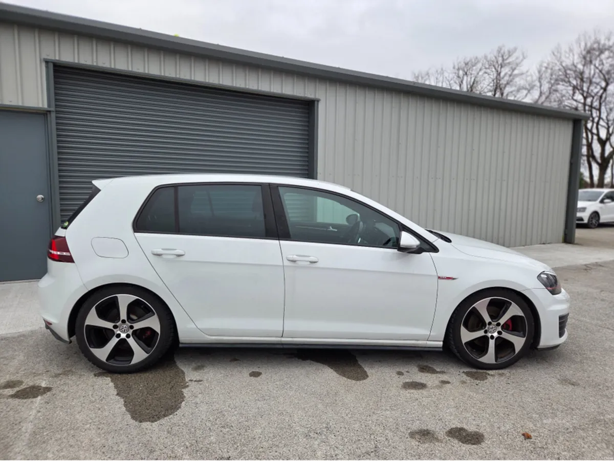 Volkswagen Golf GTI DSG - Image 2