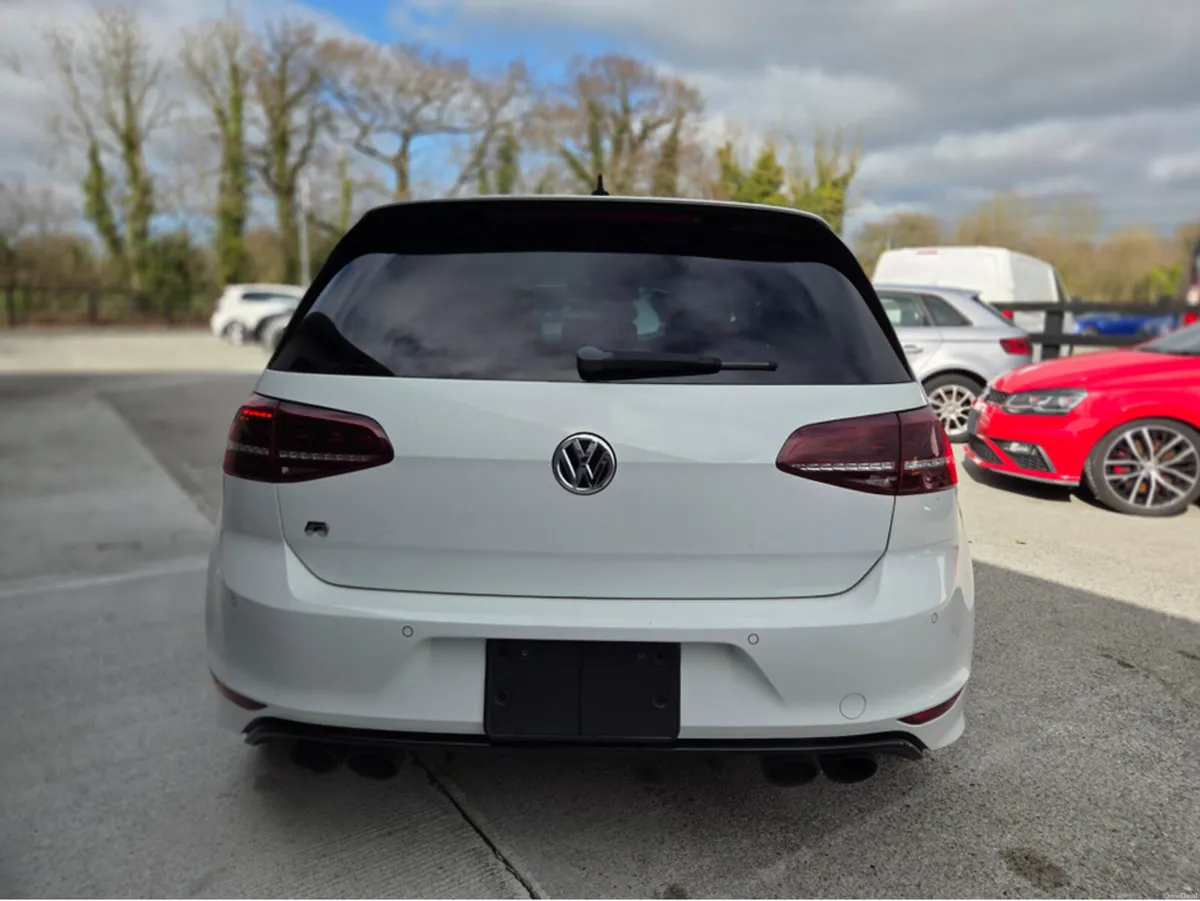 Volkswagen Golf R 4MOTION 2.0 TSI AUTO - Image 4