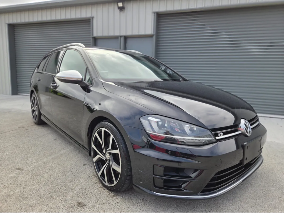 Volkswagen Golf R 2.0 TSI Variant - Image 1