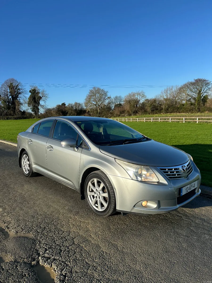 Toyota Avensis 2012 - Image 1