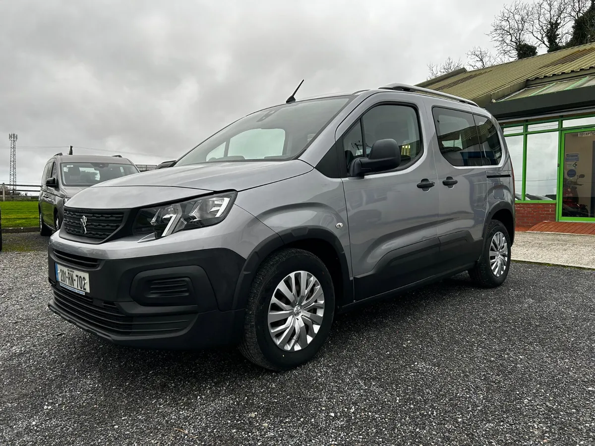 Wheelchair Car - Image 3