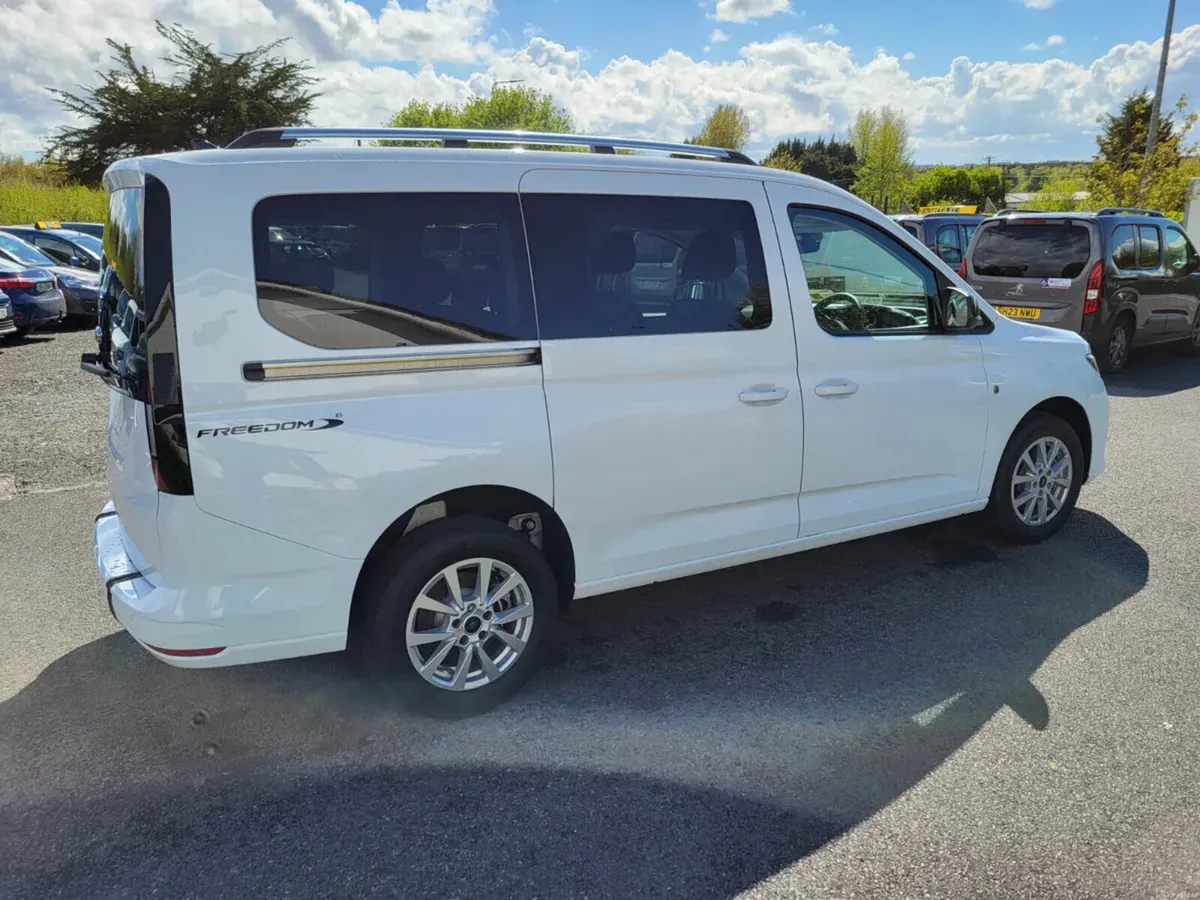 Wheelchair Taxi Spec Ford Tourneo Connect Freedom - Image 4