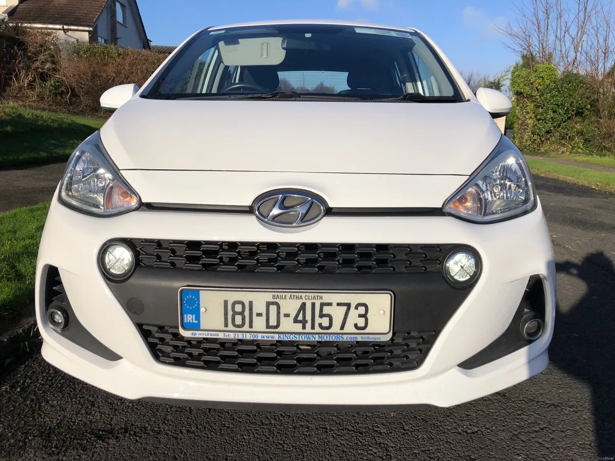 Hyundai i10 Deluxe 1.0L - Image 2