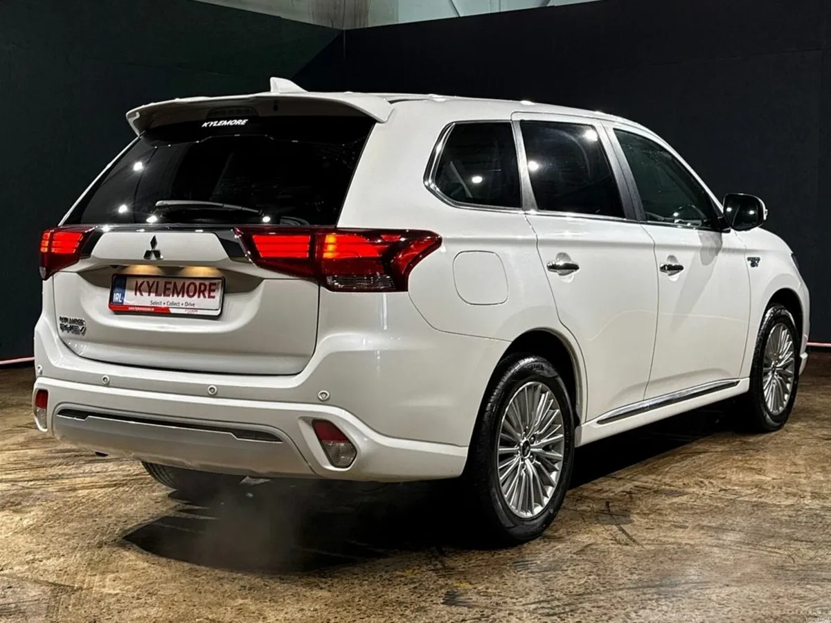 Mitsubishi Outlander 2.4L PHEV AUTOMATIC - HALF BL - Image 4