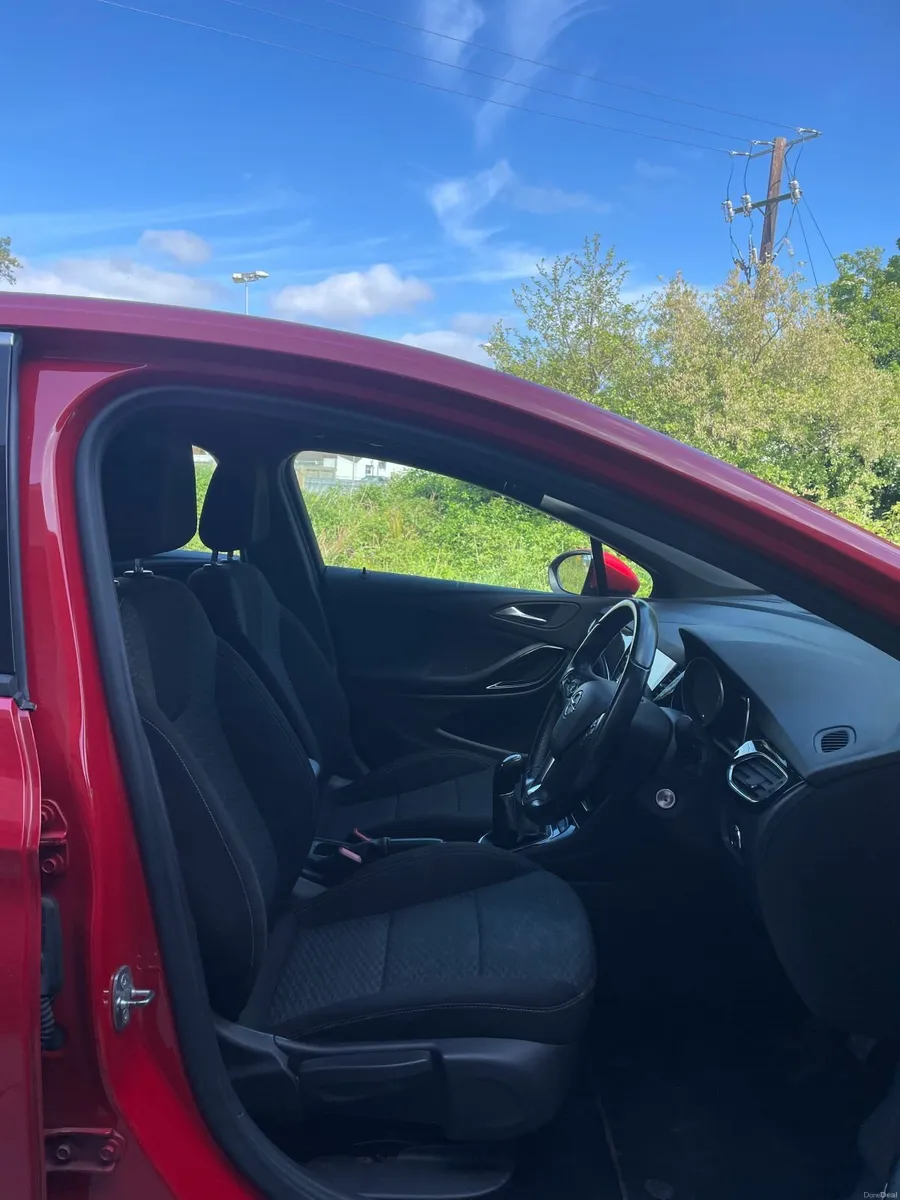 2018 (181) Opel Astra 1.0T SRI 5dr - Image 3