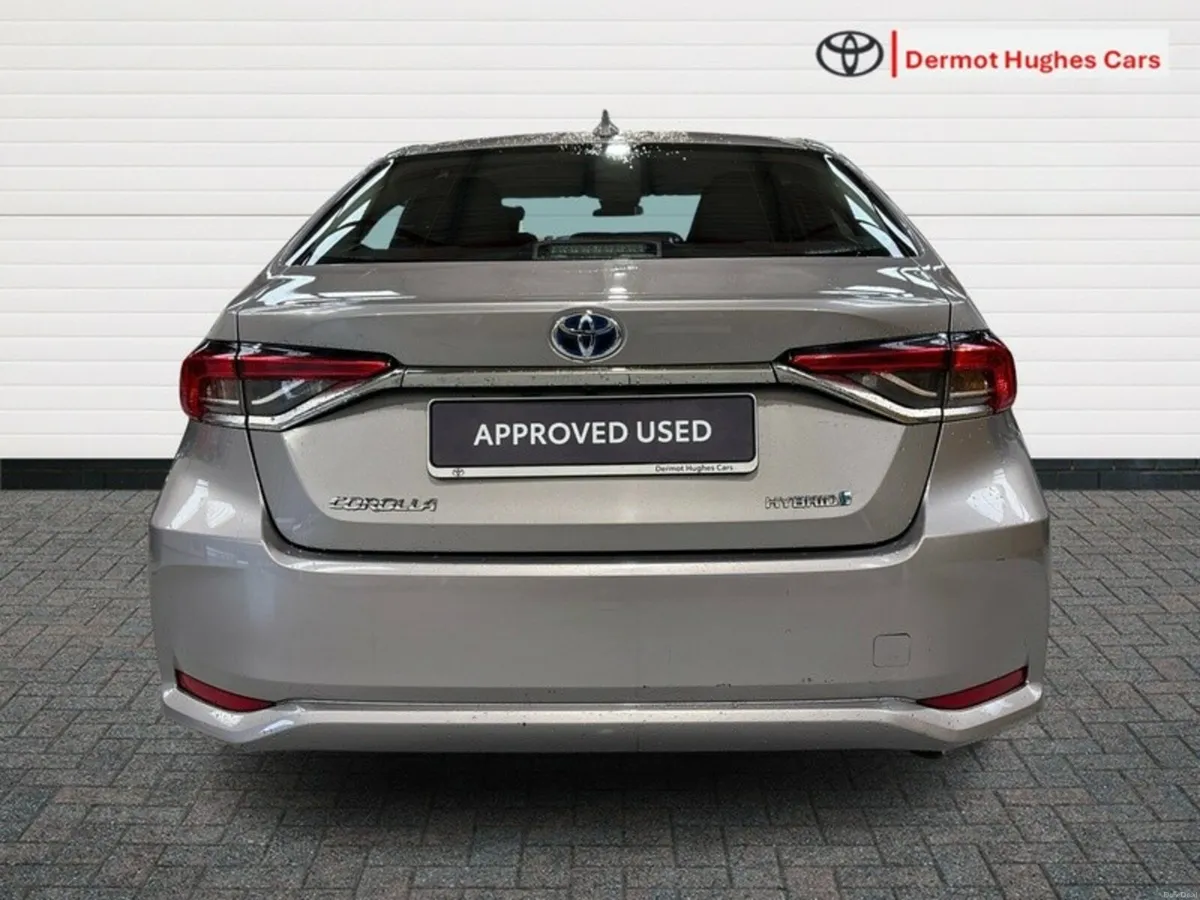 Toyota Corolla 1.8 HYBRID LUNA SALOON AUTO - Image 4