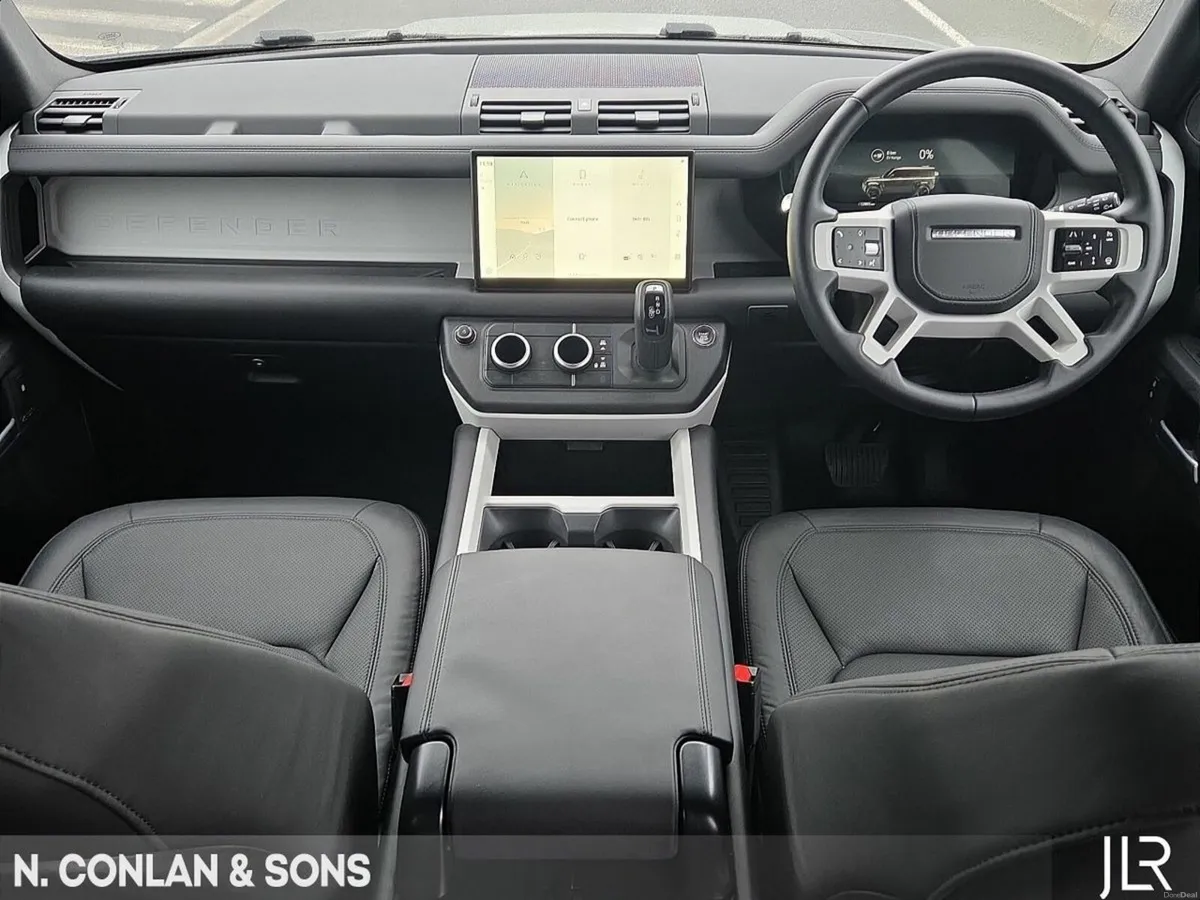 Land Rover Defender 110 PHEV X-DYNAMIC HSE *MAIN L - Image 4