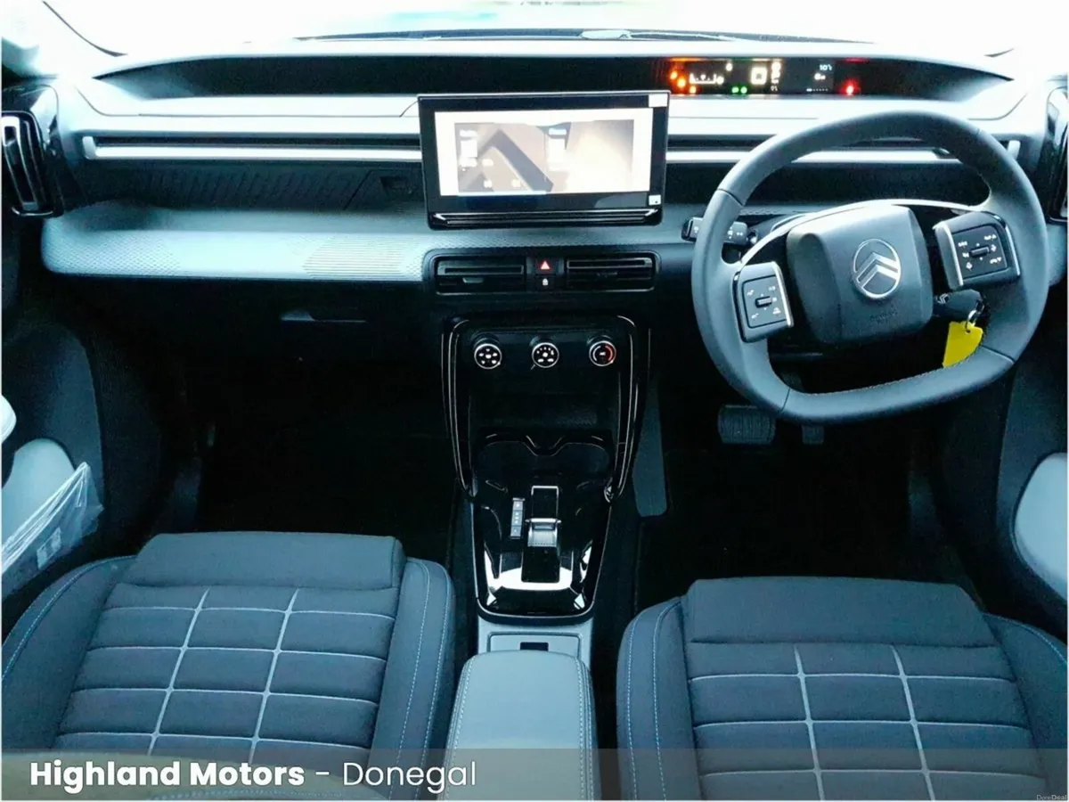 Citroen C3 PLUS Edition ** HYBRID AUTO ** 3.9% HP - Image 2