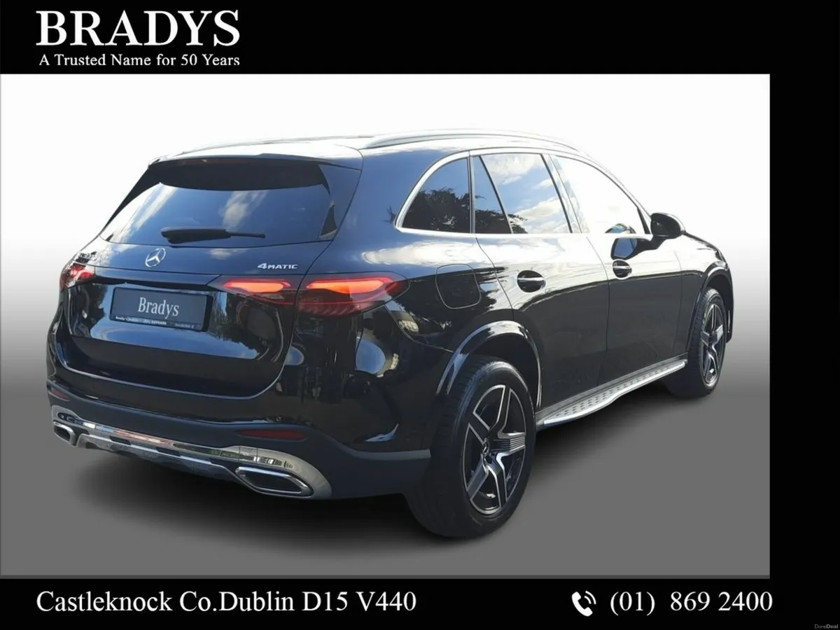 Mercedes-Benz GLC GLC 300e Hybrid AMG 4Matic--Side - Image 3