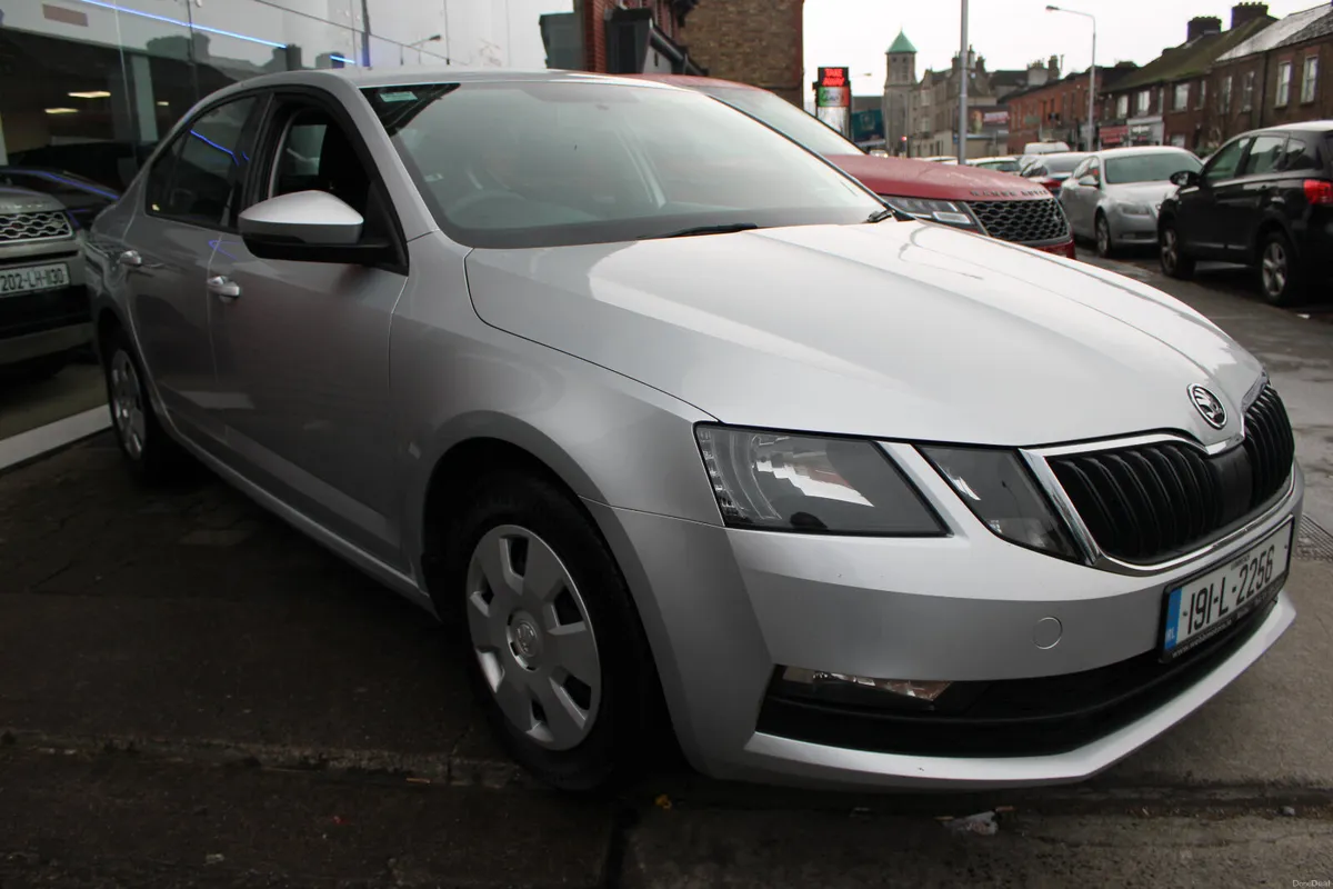 Skoda Octavia 1.6 TDI *1 OWNER* ACTIVE 2019 - Image 2