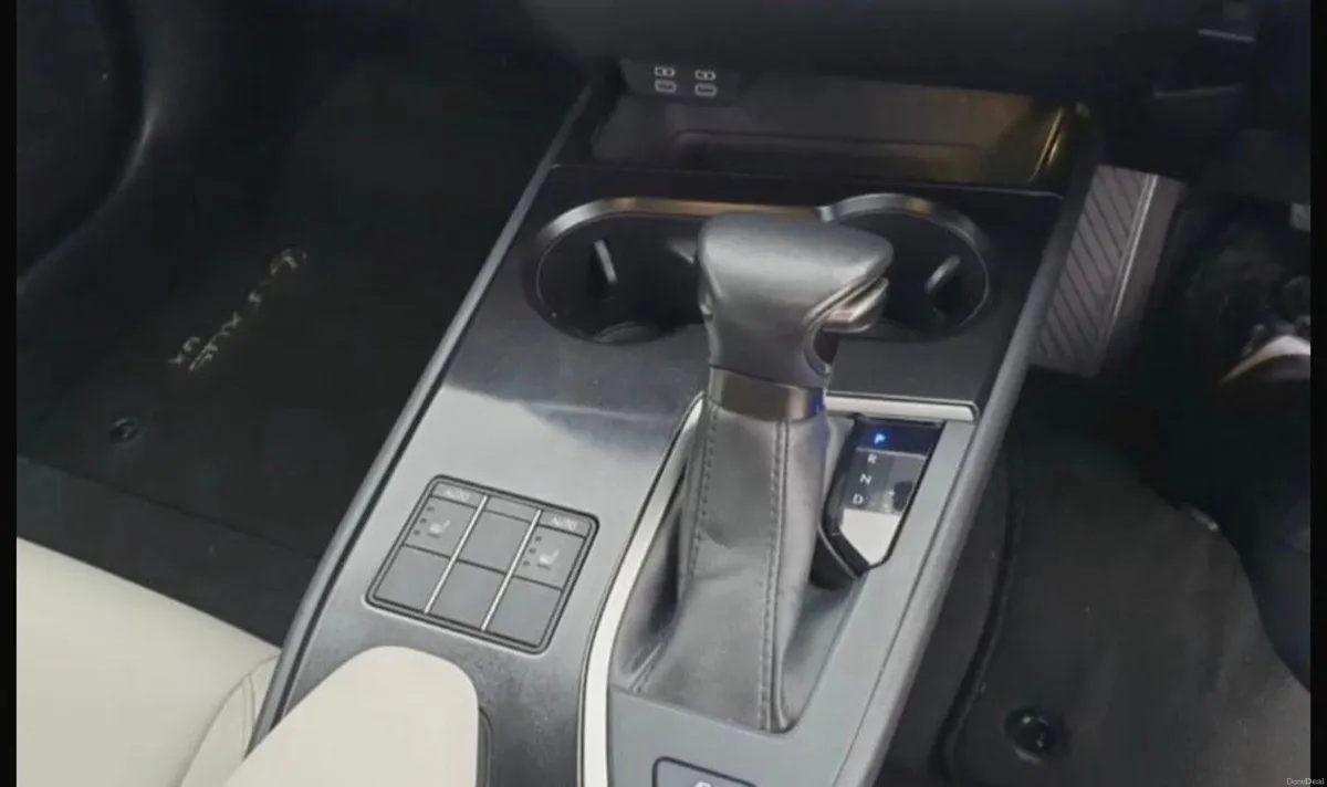 231 Lexus UX  Petrol/ Hybrid - Image 4