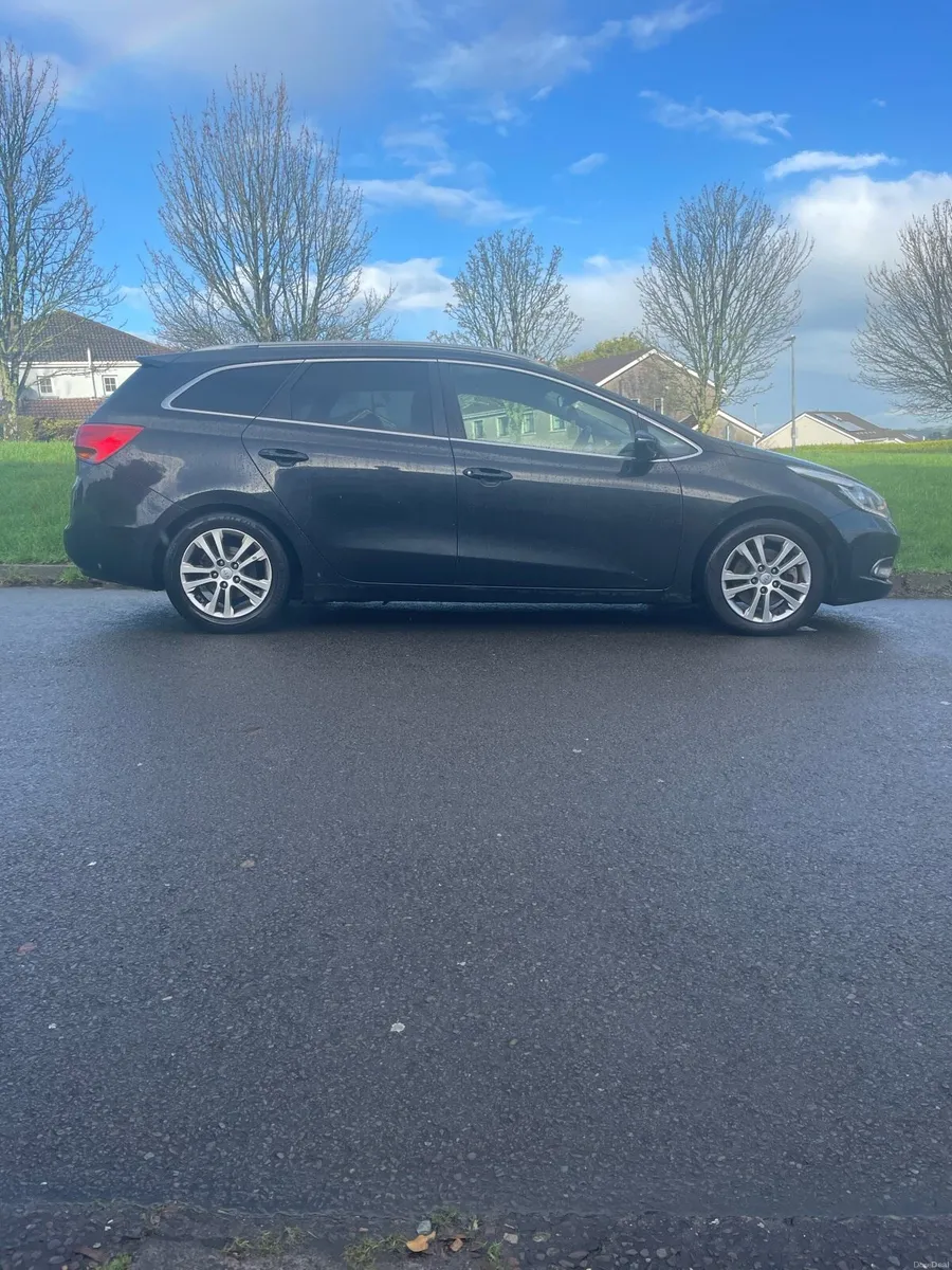 Kia ceed Sportswagon - Image 1