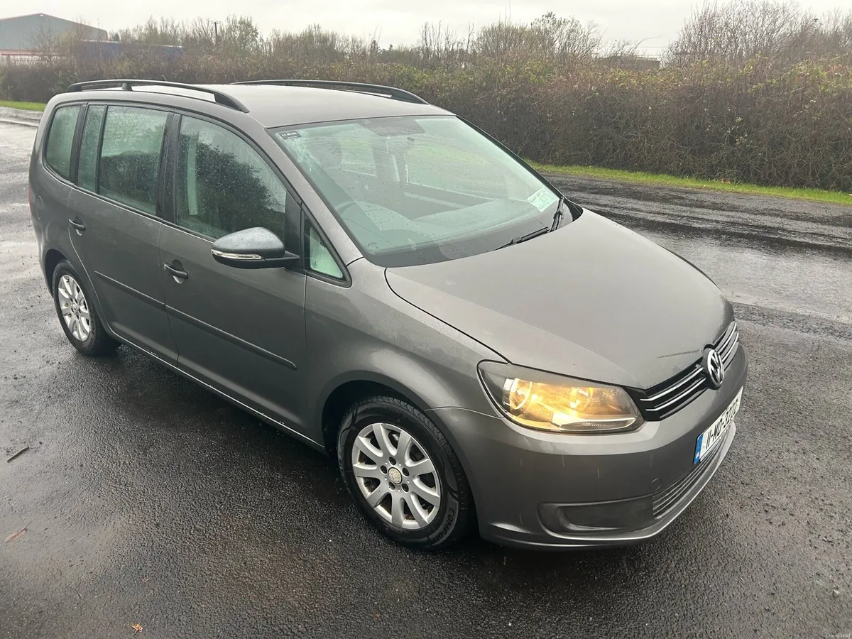 2011 Volkswagen Touran 1.6 7 Seater - Image 2