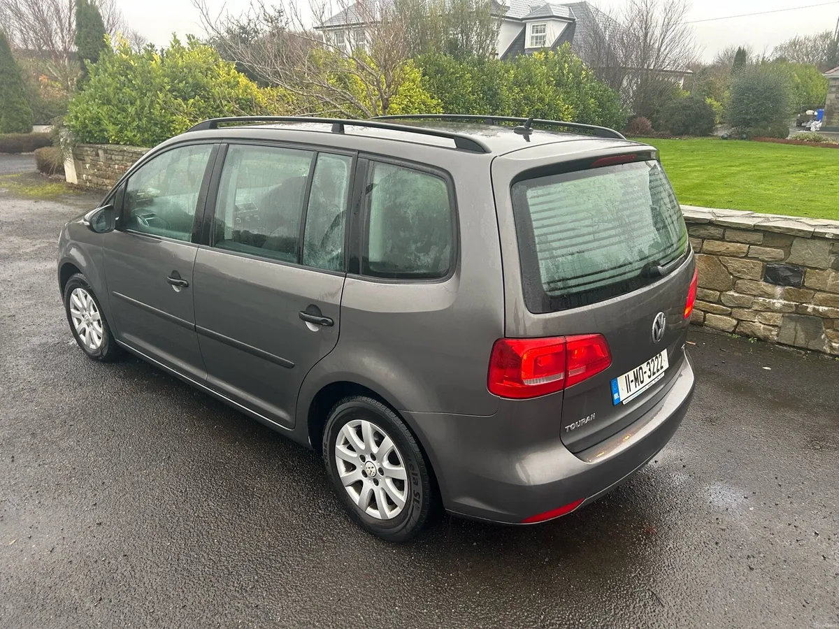 2011 Volkswagen Touran 1.6 7 Seater - Image 4