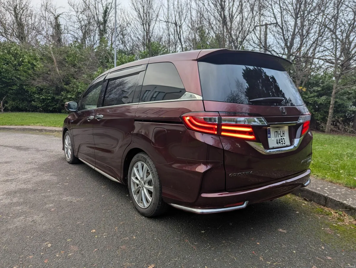 2017 Honda Odyssey Automatic Hybrid Petrol 7 Seats - Image 3