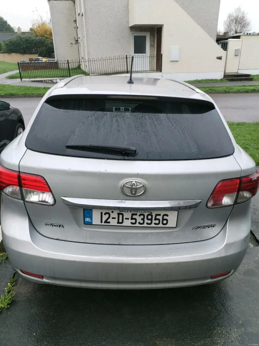 Toyota Avensis 2.2 diesel automatic - Image 2