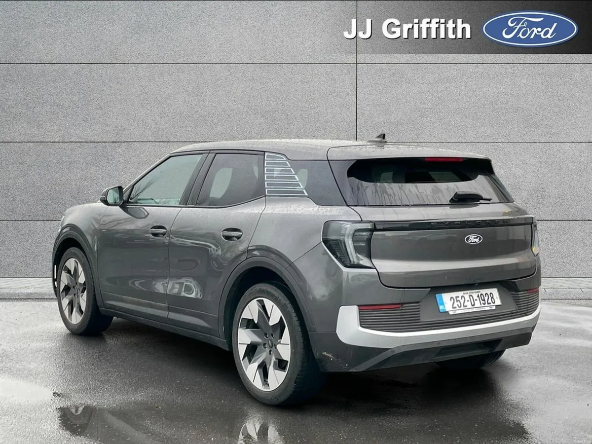 Ford Explorer Premium 77kWh Extended Range RWD - Image 2