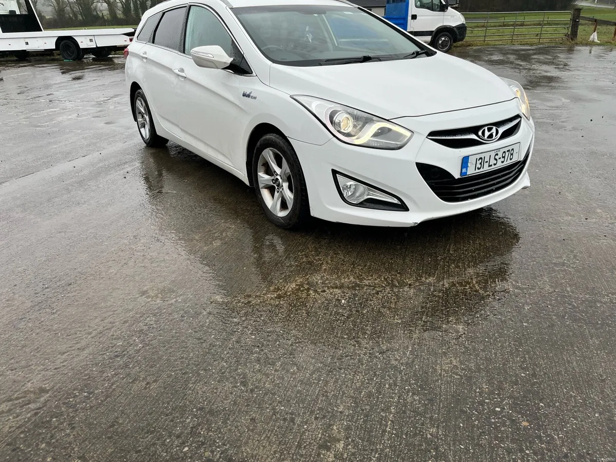Hyundai I40 wagon estate - Image 2