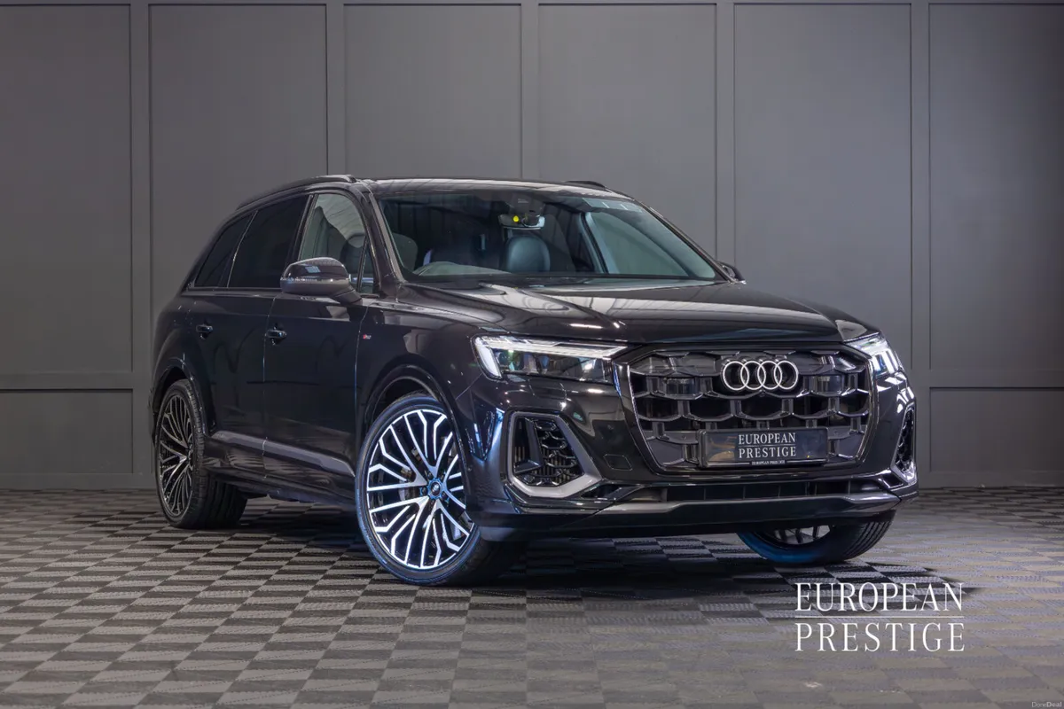 2025 Audi Q7 55 TFSIe Quattro S-Line - Image 1