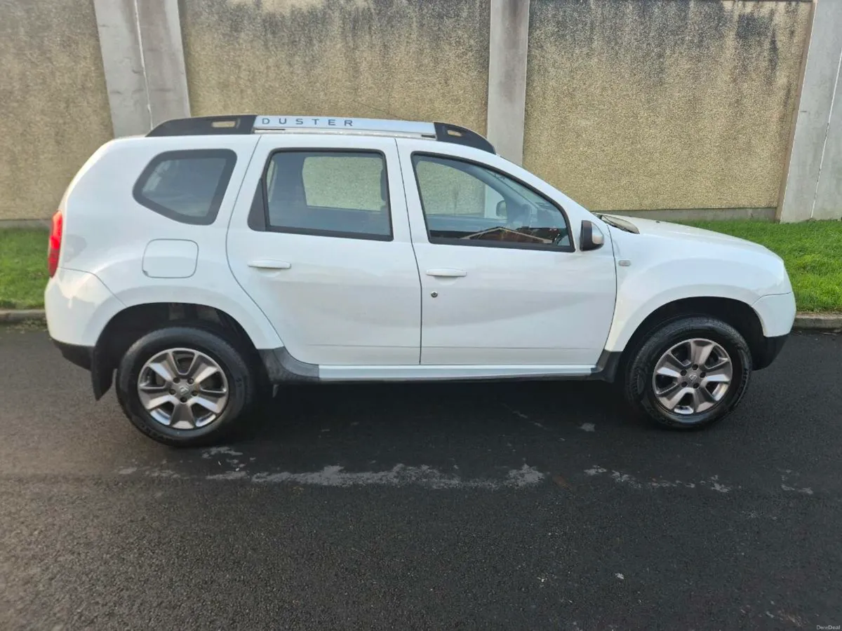2015 Dacia Duster - Image 2
