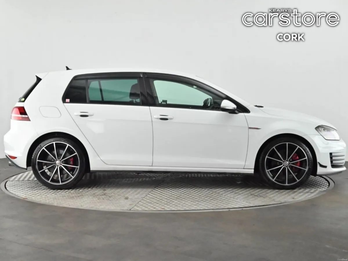 Volkswagen Golf 2.0 GTI Manual - Image 2