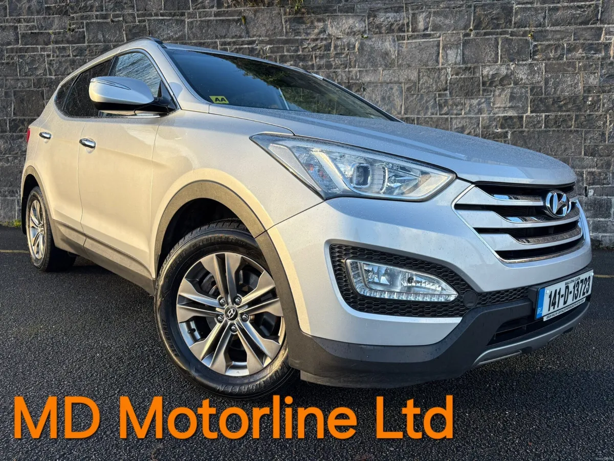 Hyundai Santa Fe 4WD!! LOW KMS!! Warranty 👍👍 - Image 1