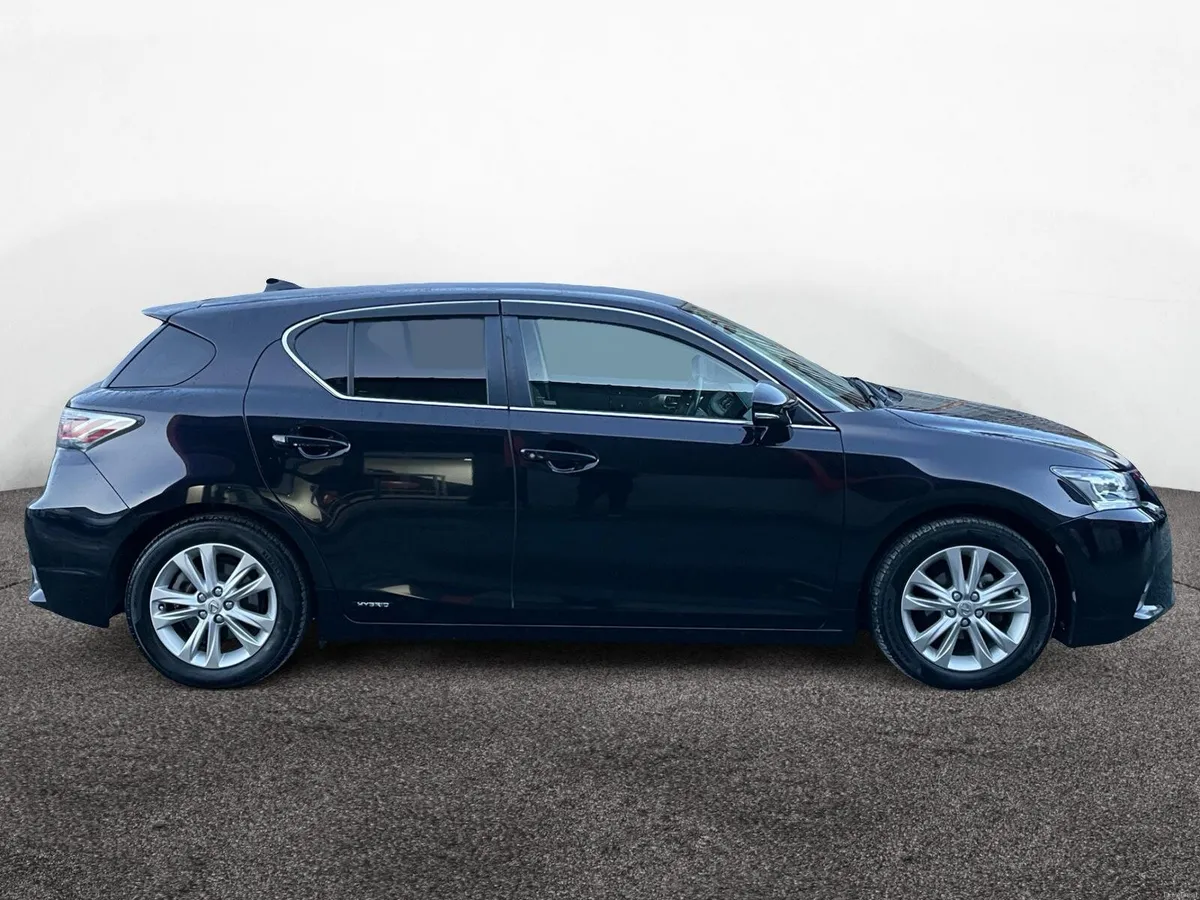 Lexus CT200h Petrol Hybrid Automatic Heated Seats - Image 2