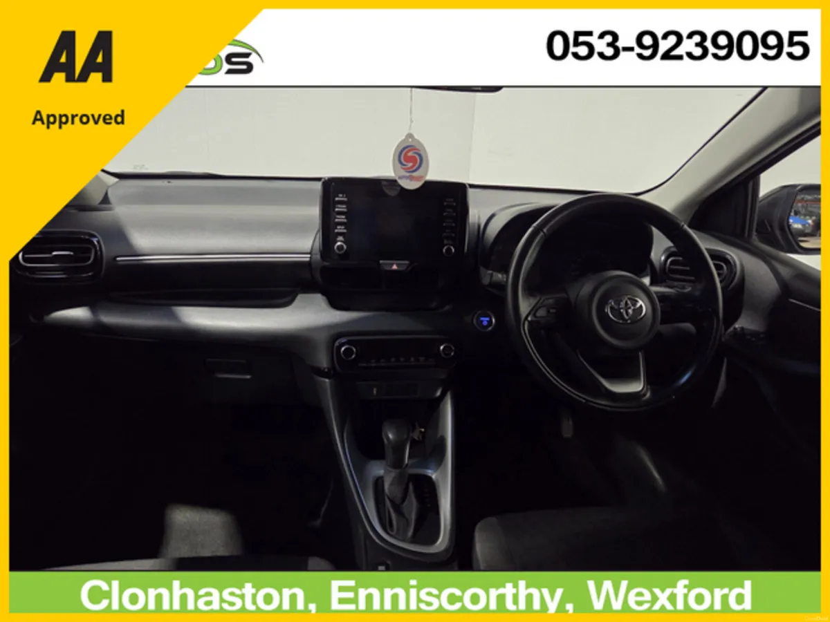 Toyota Yaris 2023  1.5 HYBRID LUNA - Image 2