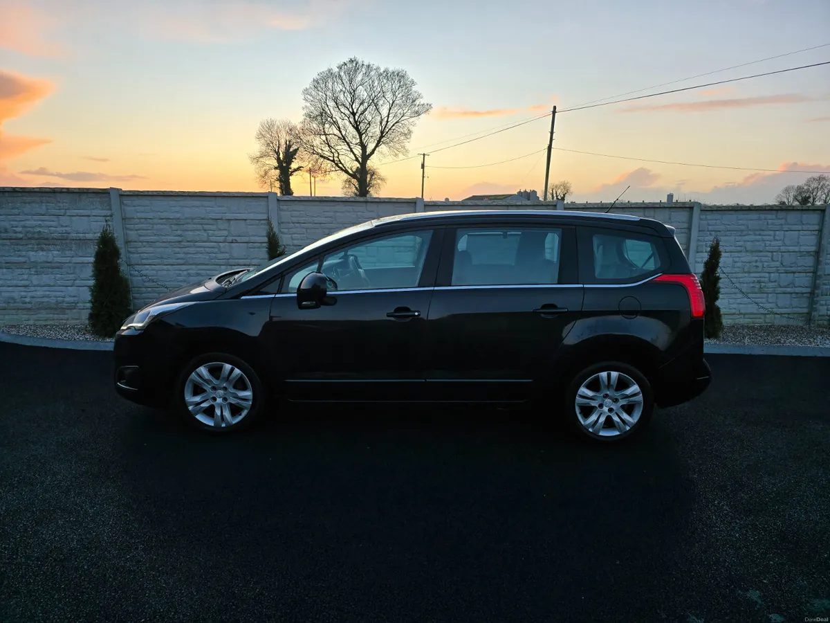 152 Peugeot 5008 7 seater Low miles - Image 4