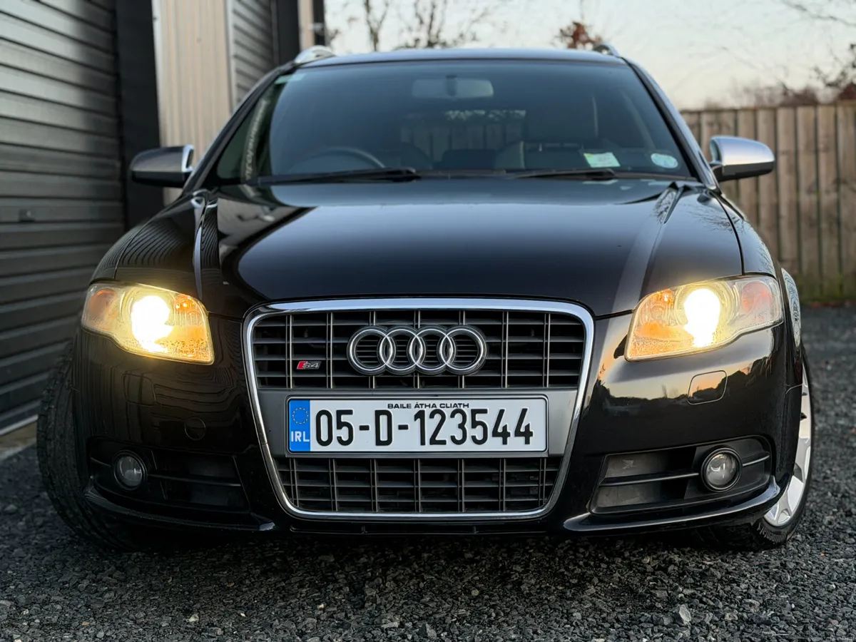 Audi S4 Quattro 4.2 - Image 2