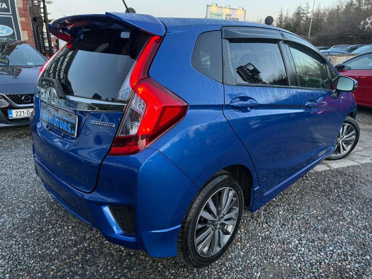 2016 Honda Fit 1.5 HYBRID AUTO - Image 4