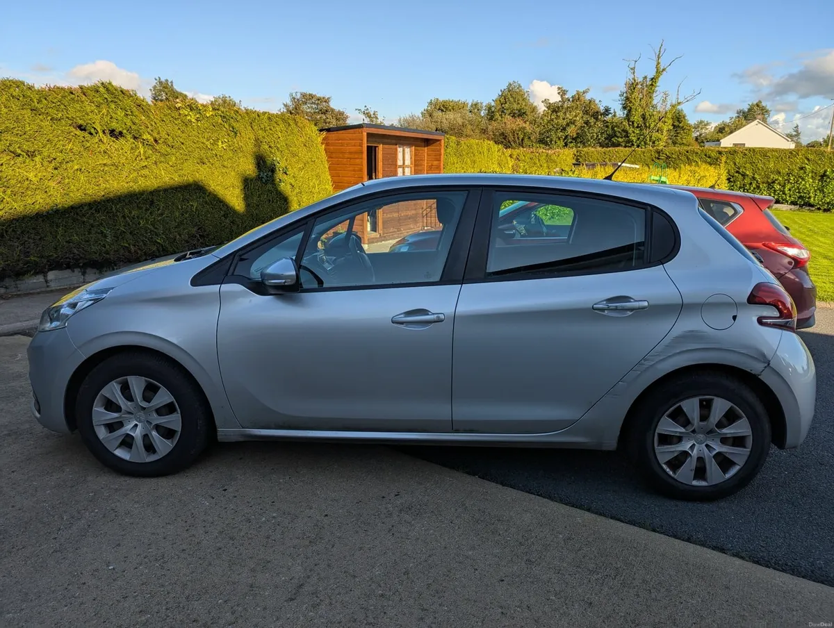 Peugeot 208 2016 - Image 2