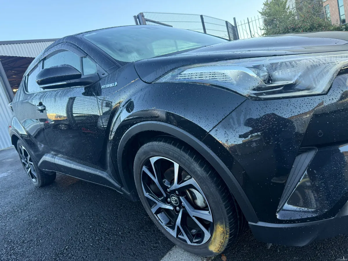 Toyota C-HR 2018 Hybrid - Image 3