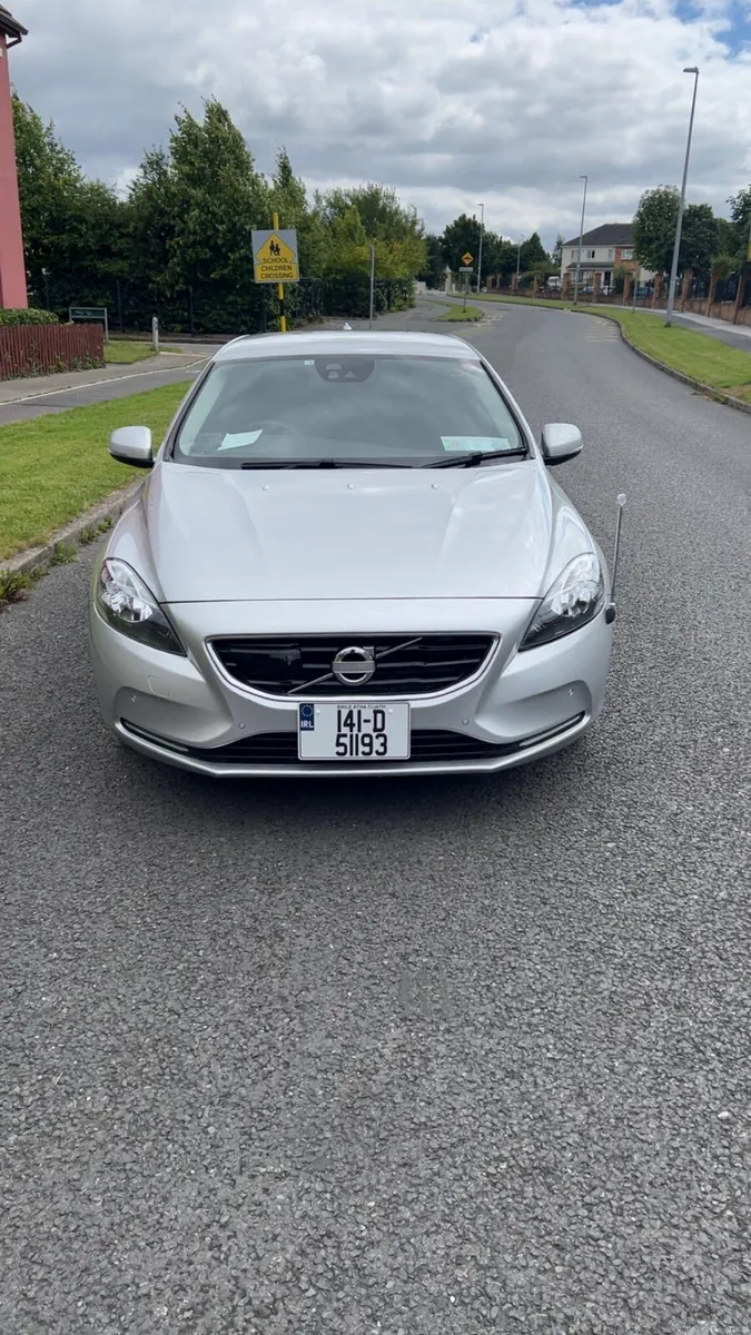 Volvo V40 2014 LOW MILEAGE - Image 2