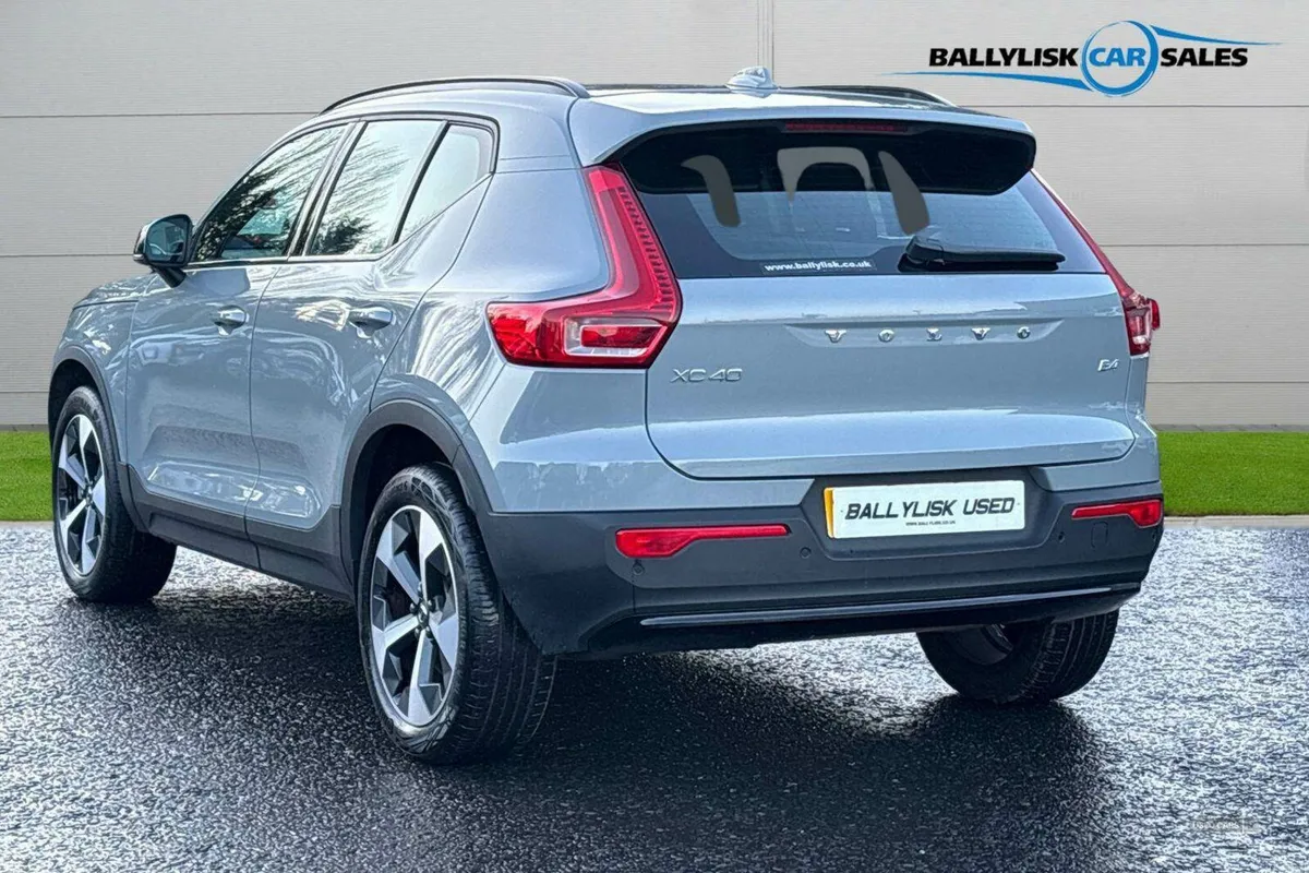 Volvo XC40 2.0 B4 MHEV Plus Petrol Hybrid DCT Auto - Image 2
