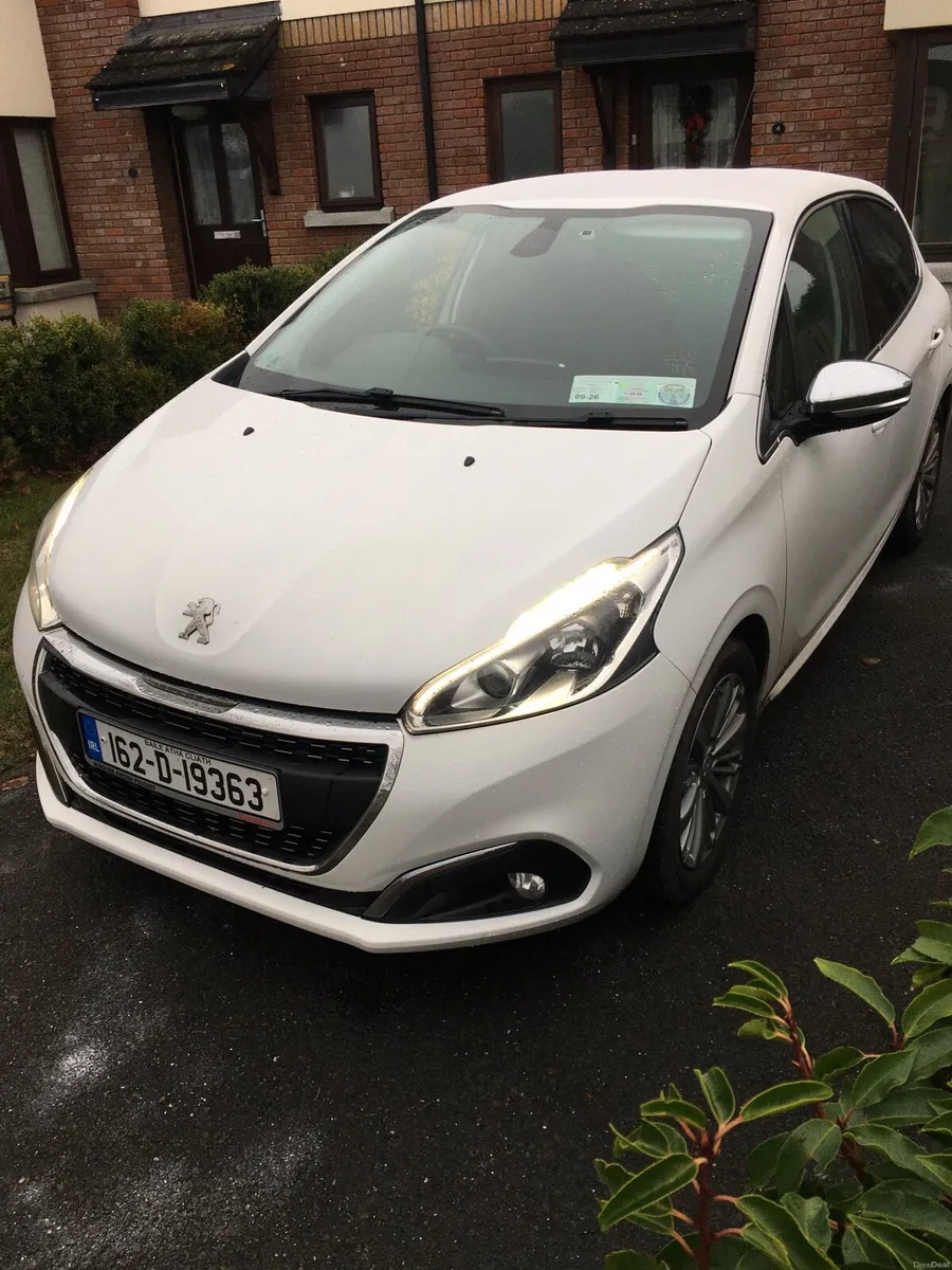 Peugeot 208 1.2 Allure 110 Low mileage. - Image 2