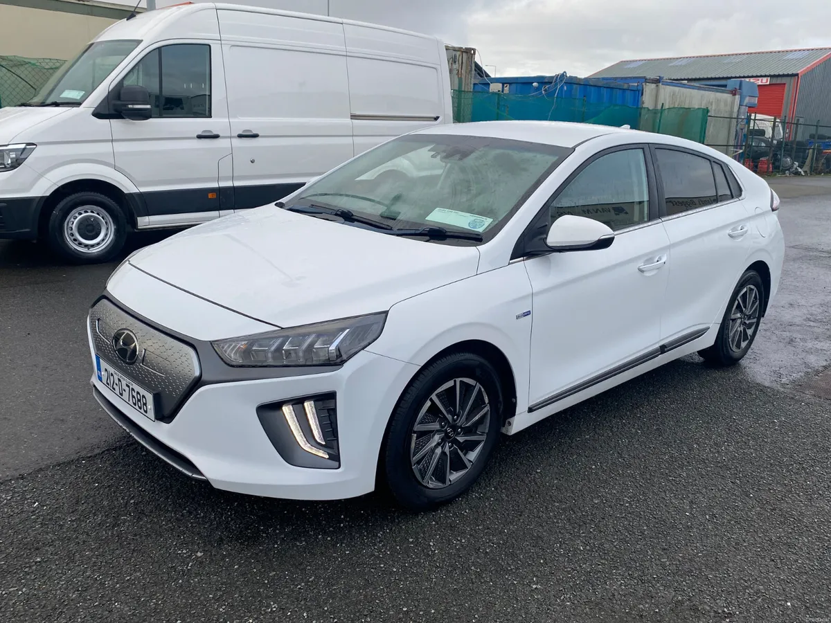 2021 Hyundai IONIQ 38.3KWH Electric - Image 3