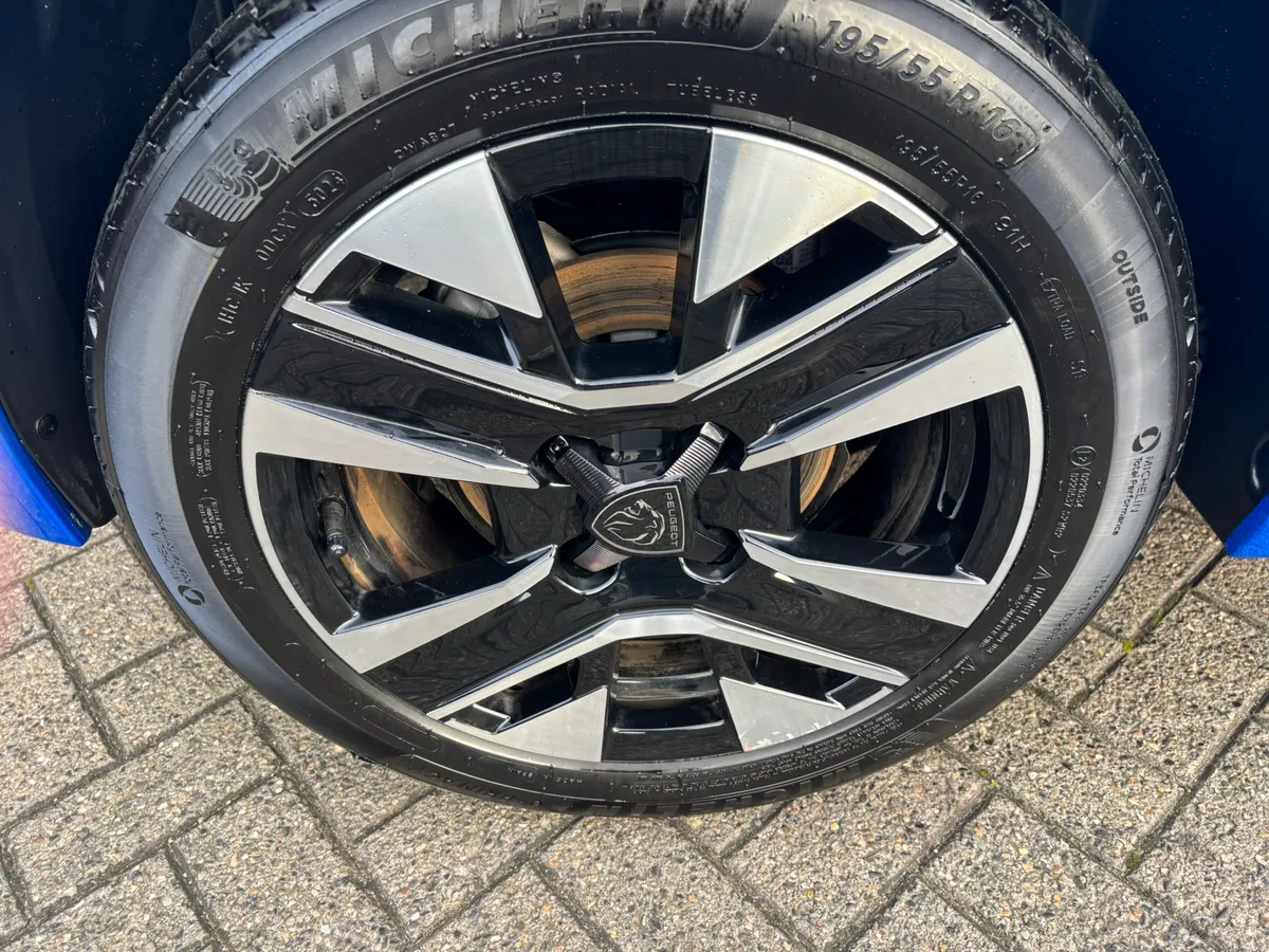 2025 Peugeot 208 Allure Hybrid scrappage offer - Image 4