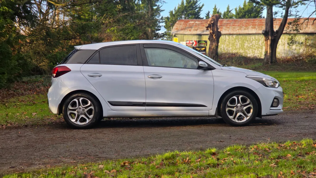 2019 Hyundai i20 1.2 Petrol Delux Plus - Image 4